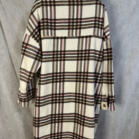 Winners knee length Shacket, Size Large, 3 for $25 - Picture 7 of 9